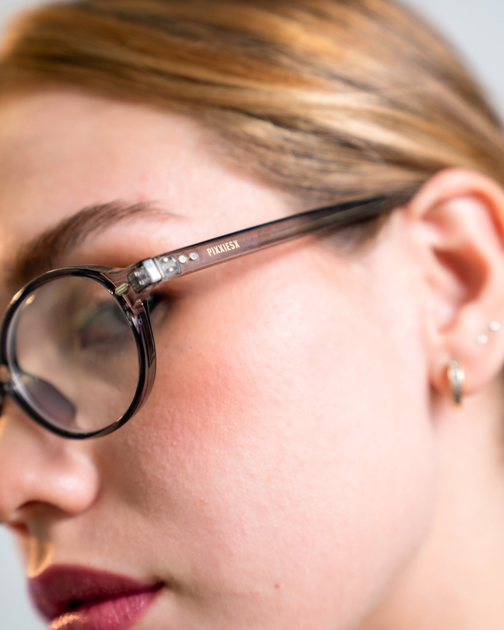 PIXXIESX OLD GRAY BLUE LIGHT PIXXIESX SUNGLASSES