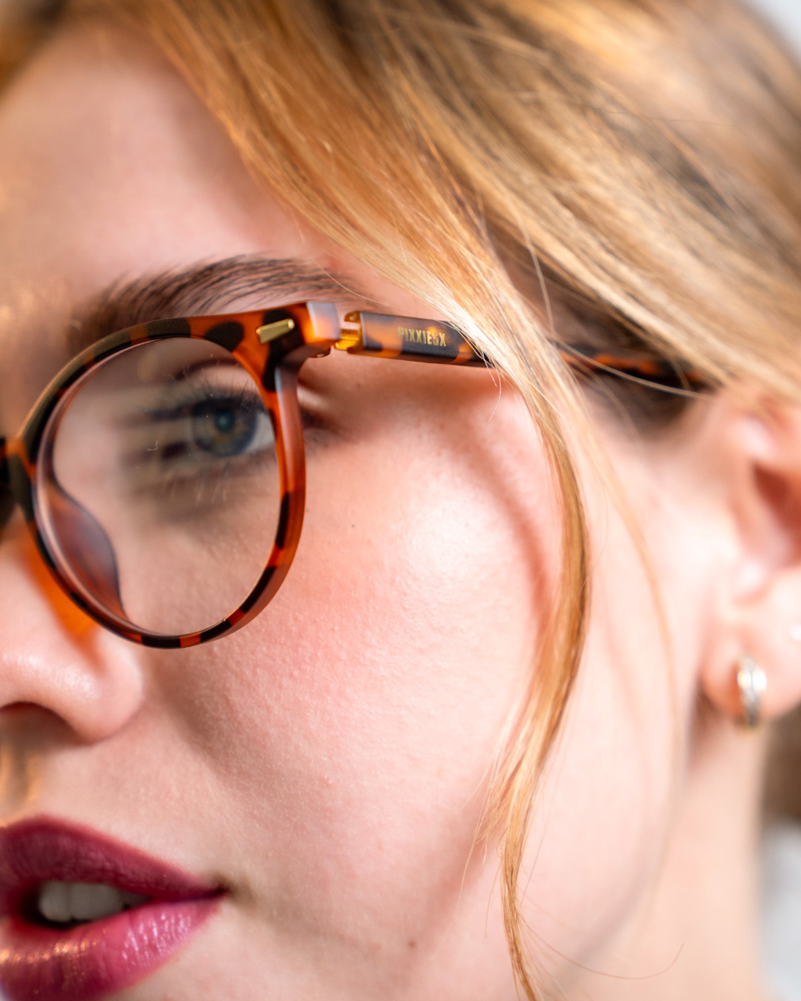 PIXXIESX NOLA LEOPARD BLUE LIGHT PIXXIESX SUNGLASSES