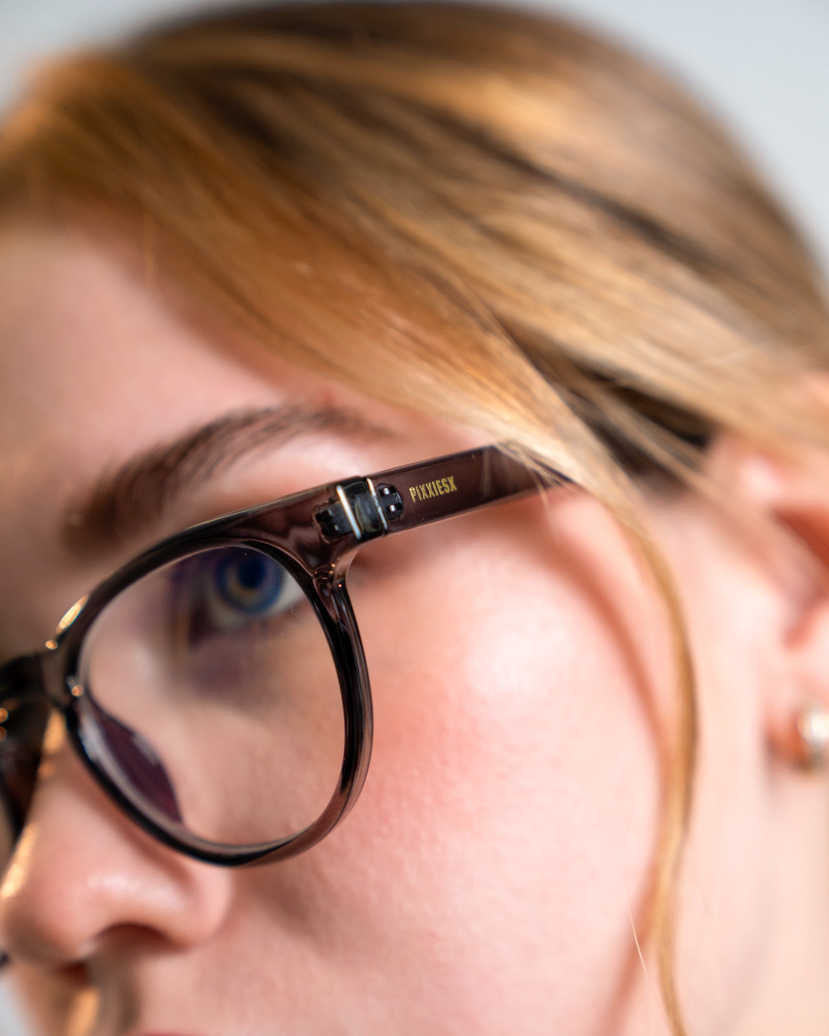 PIXXIESX SQUERD GRAY BLUE LIGHT PIXXIESX SUNGLASSES