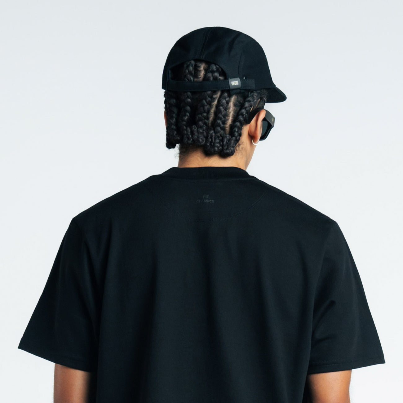 Camiseta Clásica Logo Negro - Negra TRUE