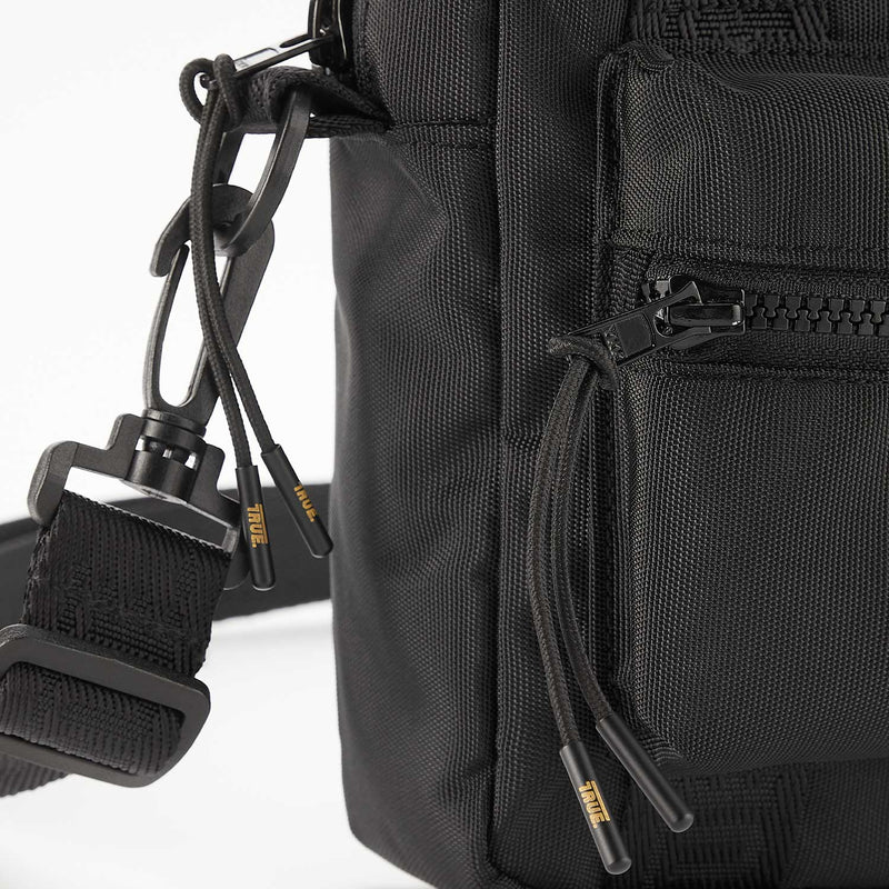 True Classic Crossbody Bag - Black Precio habitual TRUE