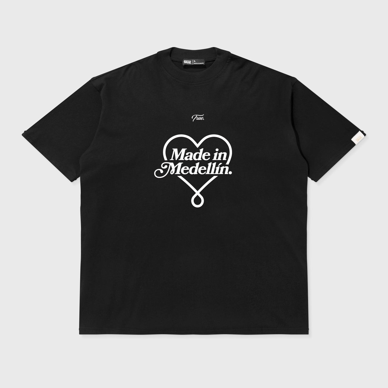 Camiseta Oversized Medellín - Negra TRUE